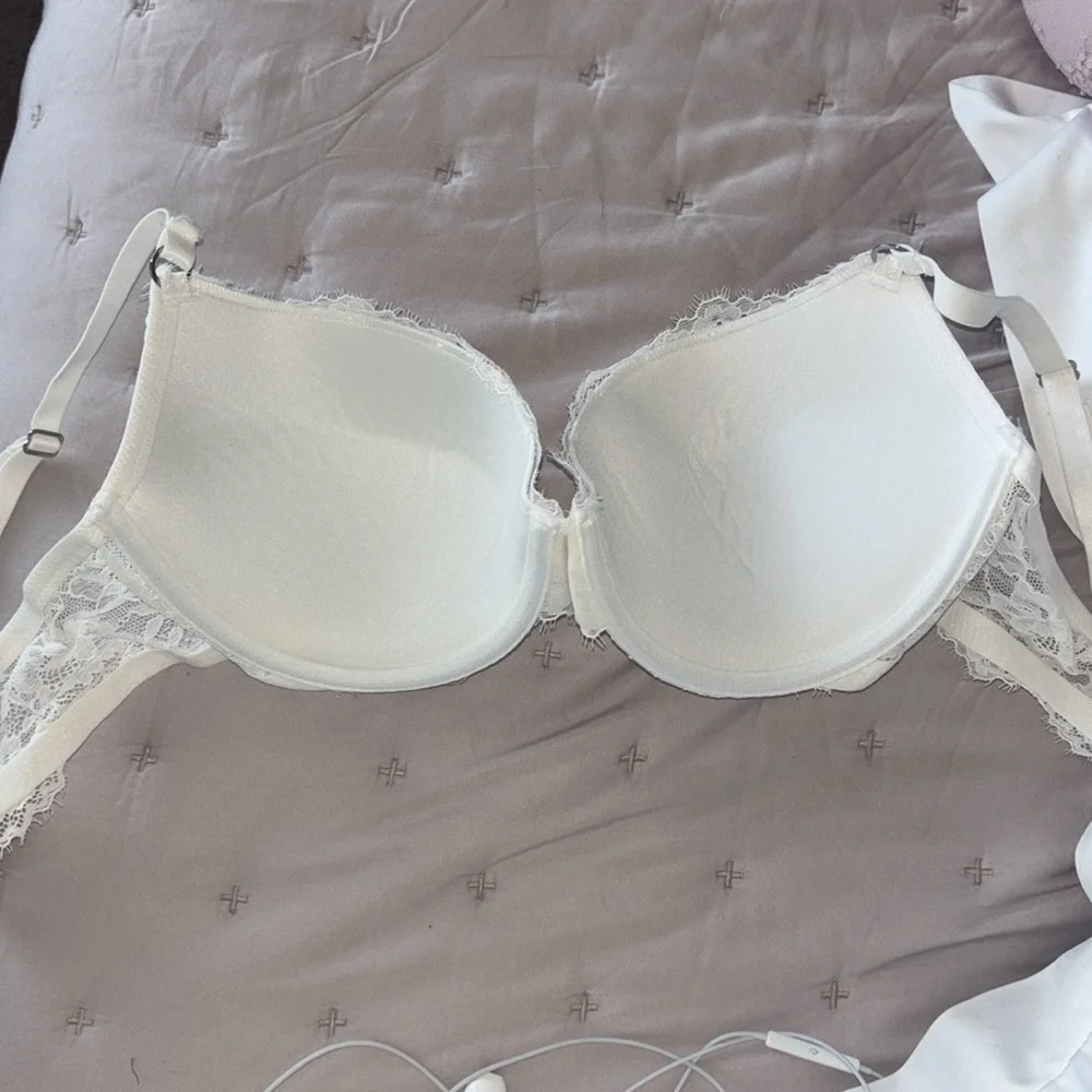 H&M Bras - Picture 5 of 9